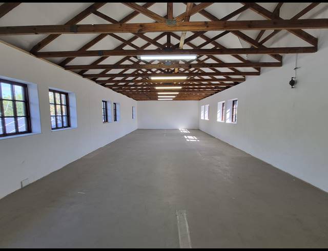 89M² OFFICE TO LET IN PARKMORE